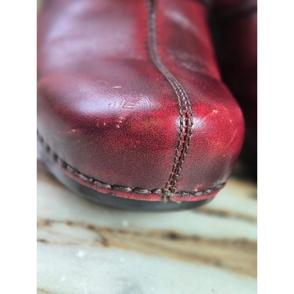Dansko Burgundy Red Burnished Leather Clogs Button Strap Block Heel 37 Work - Picture 3 of 11